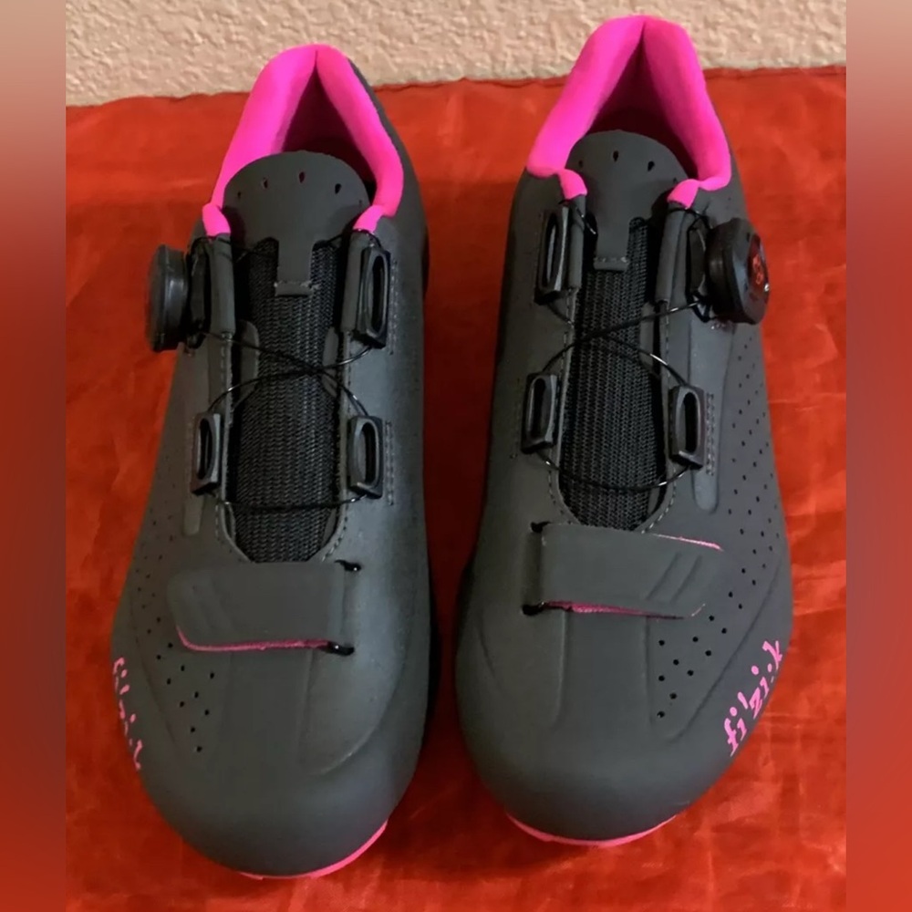 Fizik Cycling Shoes - Black and Pink US 8.5